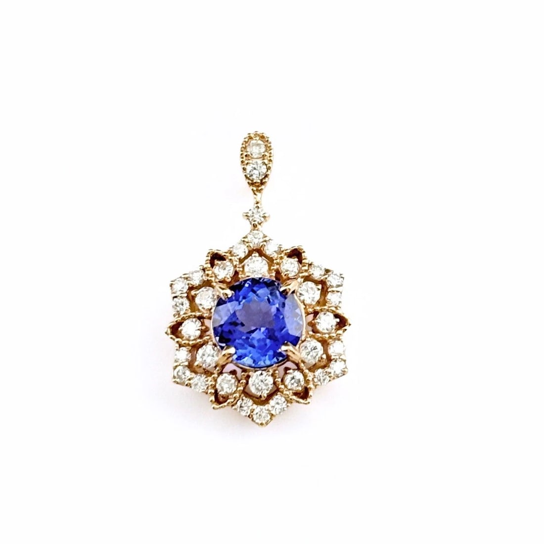 TANZANITE DESIGN YELLOWGOLD MELEE DIAMOND PENDANT HEAD: Tanzanite Design YellowGold melee diamond Pendant Head Brand: Unbranded Type/Style: Pendant Head Material: 18KYellowGold, Main Stone/Creation Tanzanite Color: YellowGold Size: Total length of the