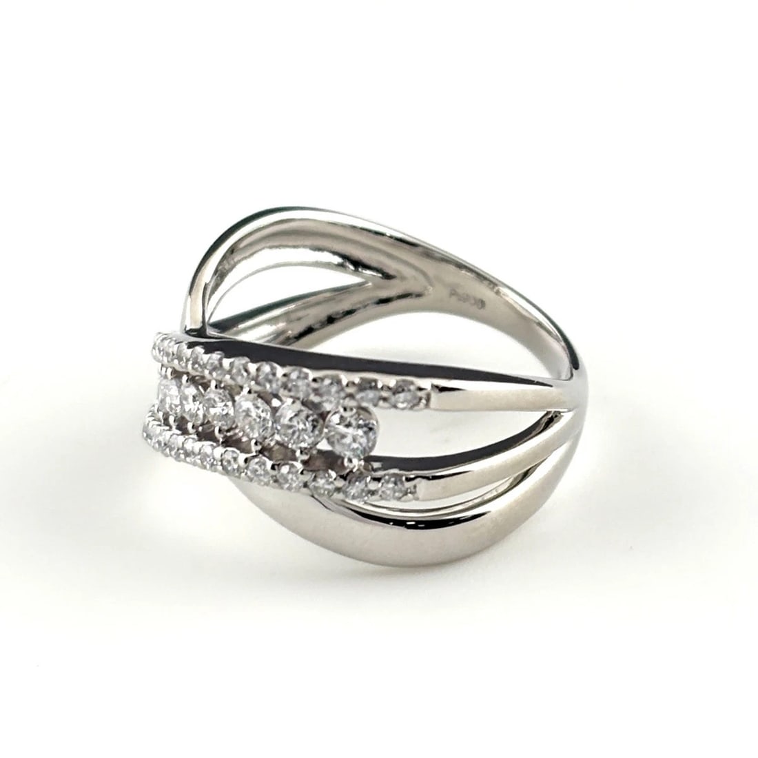 MELEE DIAMOND DESIGN PLATINUM RING - 3
