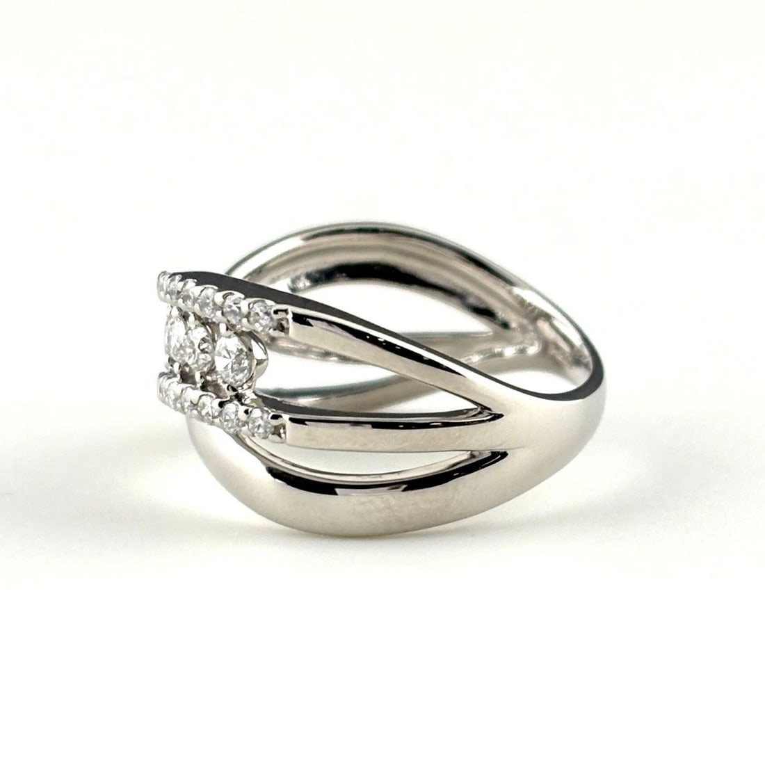 MELEE DIAMOND DESIGN PLATINUM RING - 5
