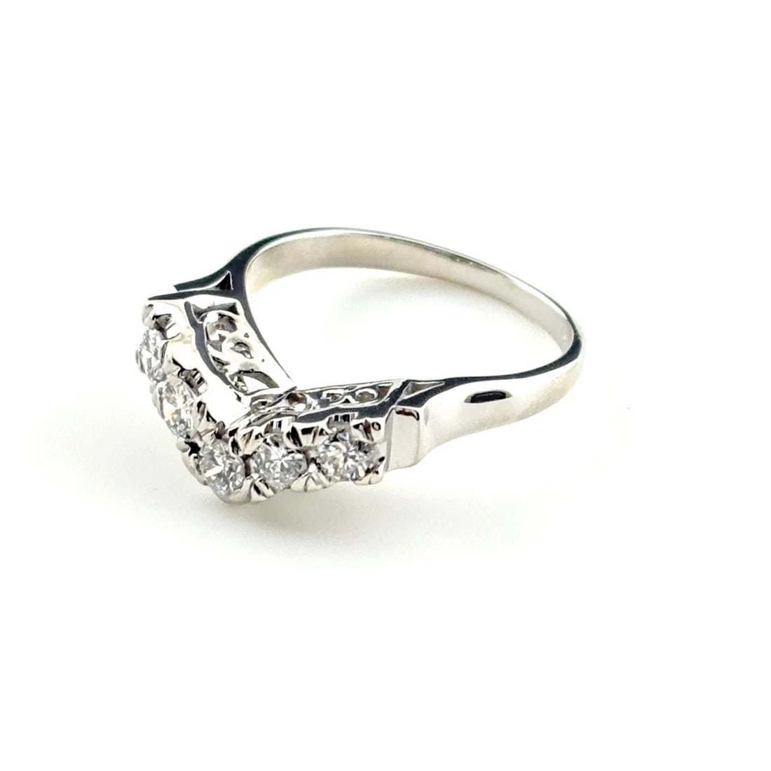 MELEE DIAMOND DESIGN PLATINUM RING - 3