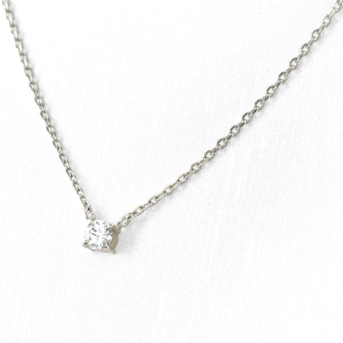 DIAMOND DESIGN NECKLACE PLATINUM PENDANT: Diamond design necklace Platinum Pendant Brand: Unbranded Type/Style: Necklace Material: Pt850, Main Stone/Creation Natural Color: PT Size: Chain / code 39cm(15.4") Pendant size 5.2?6.2mm(0.2")