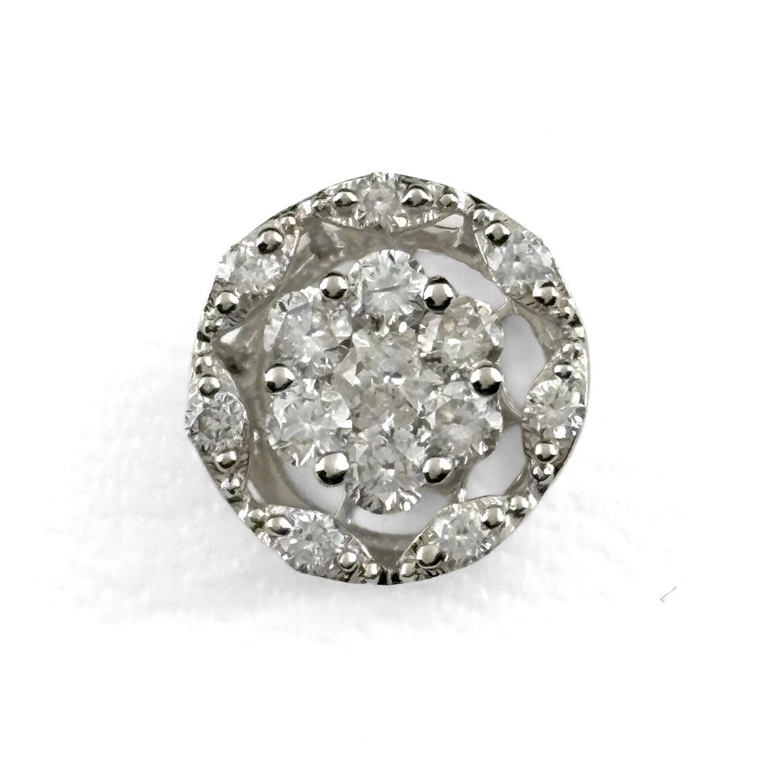 MELEE DIAMOND PENDANT HEAD WG: melee diamond Pendant Head WG Brand: Unbranded Type/Style: Pendant Head Material: 18KWhite Gold, Main Stone/Creation Natural Color: White Gold Size: Pendant size 9.8?9.6mm(0.4") Inside diameter of