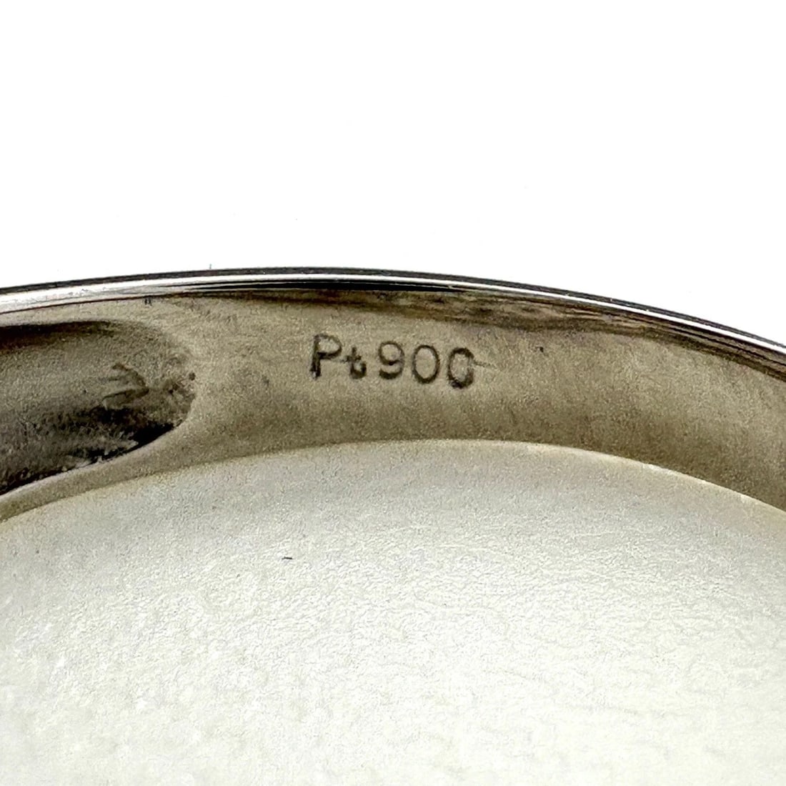 MELEE DIAMOND DESIGN PLATINUM RING - 2