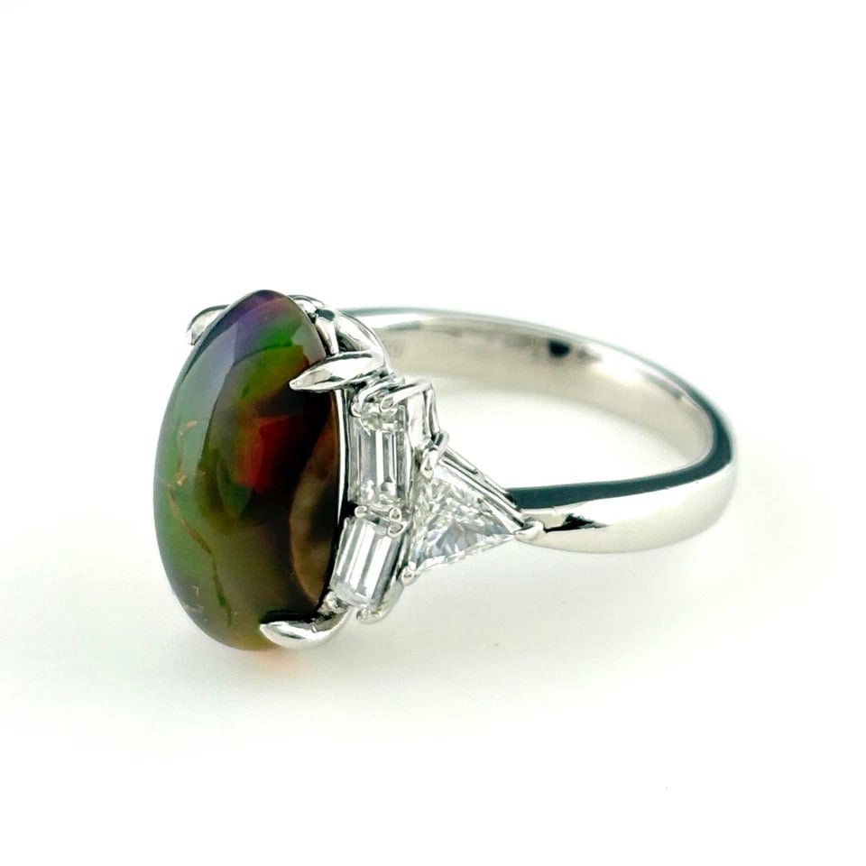 OPAL DESIGN PLATINUM MELEE DIAMOND RING: opal design Platinum melee diamond Ring Brand: Unbranded Type/Style: Ring Material: Pt900, Main Stone/Creation opal diamond Color: None Size: US 7.5 to 8 Accessories: None Accessories Noti