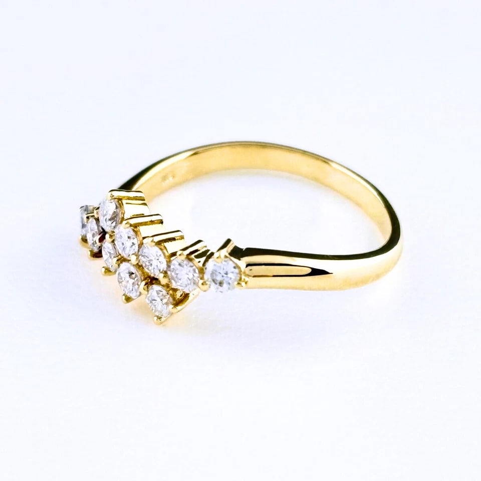 MELEE DIAMOND DESIGN YG YELLOWGOLD RING: melee diamond design YG YellowGold Ring Brand: Unbranded Type/Style: Ring Material: 18K, Main Stone/Creation Natural Color: YellowGold Size: US 6 to 6.5 Accessories: None Accessories Notice: When