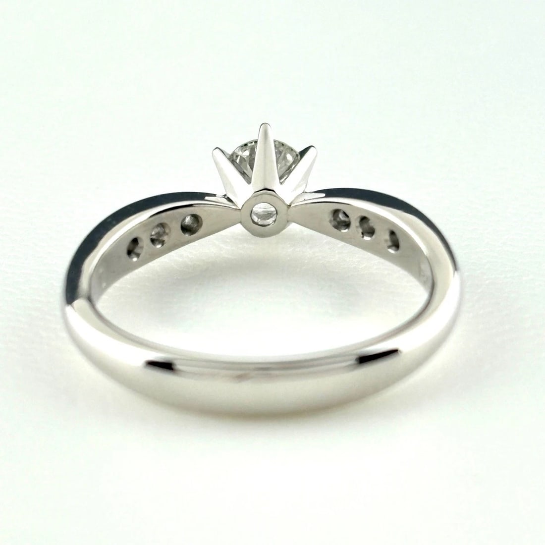 MELEE DIAMOND DESIGN PLATINUM RING - 2