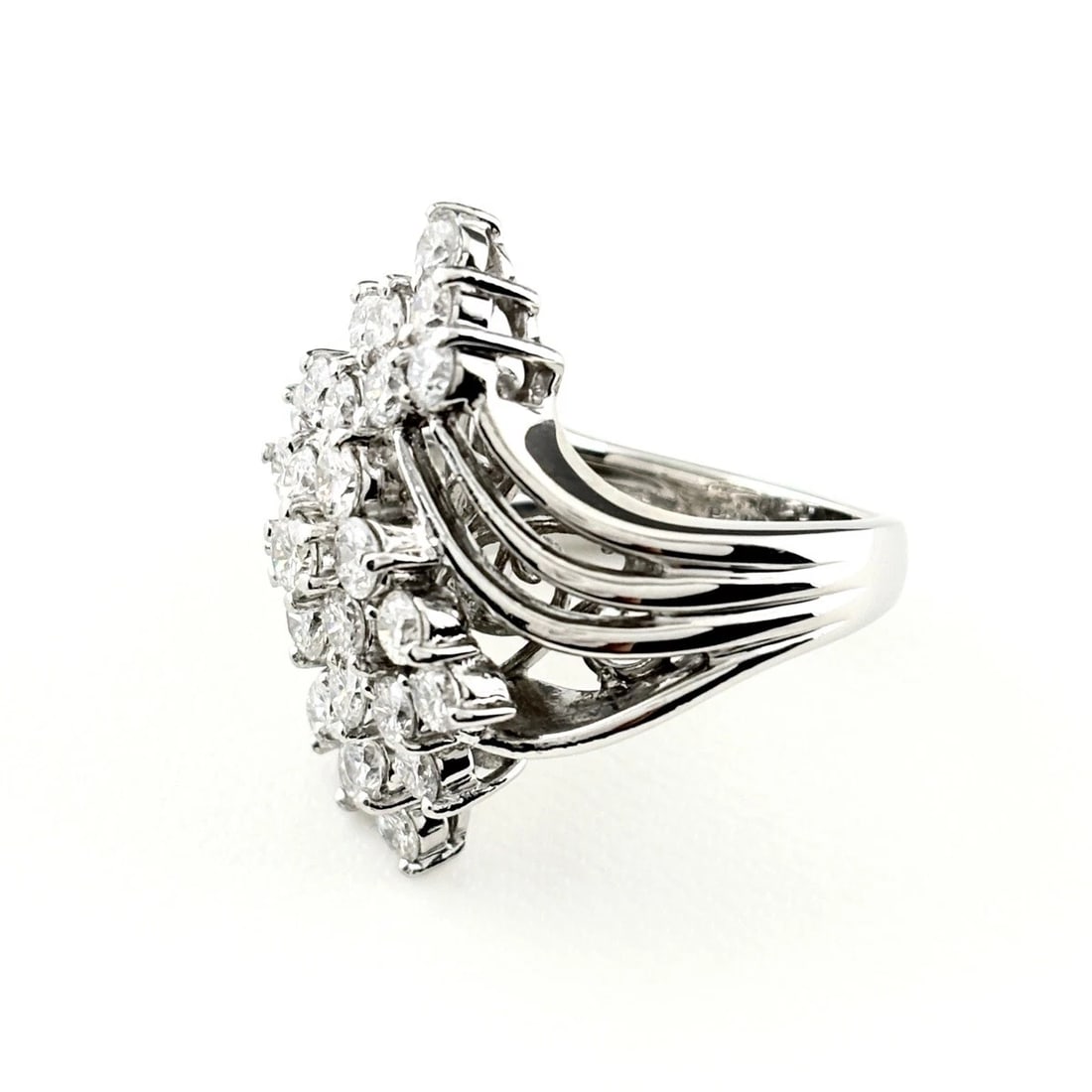MELEE DIAMOND DESIGN PLATINUM RING: melee diamond design Platinum Ring Brand: Unbranded Type/Style: Ring Material: Pt900, Main Stone/Creation Natural Color: Silver Size: Total length of the pendant head including a bail