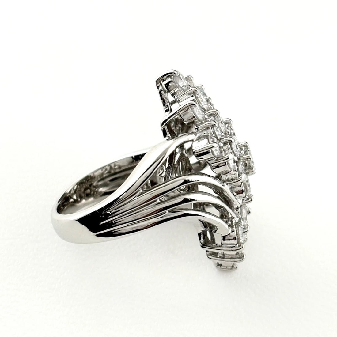 MELEE DIAMOND DESIGN PLATINUM RING - 2