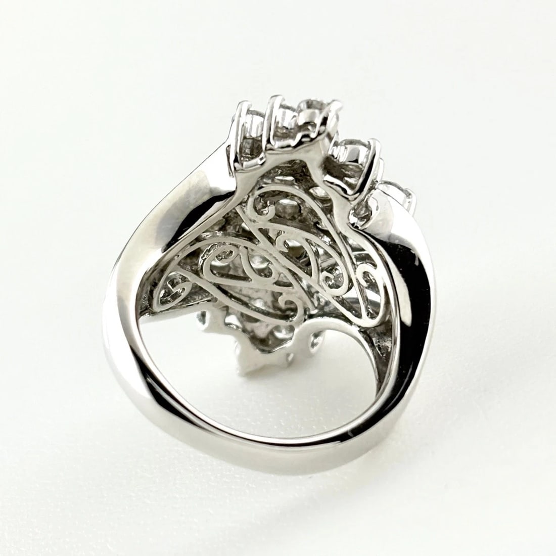 MELEE DIAMOND DESIGN PLATINUM RING - 3