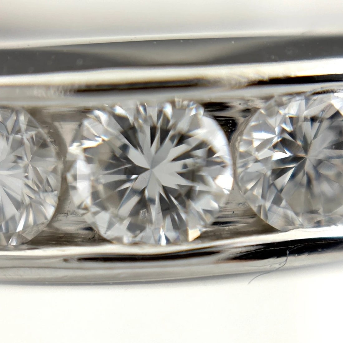 MELEE DIAMOND DESIGN PLATINUM RING - 2