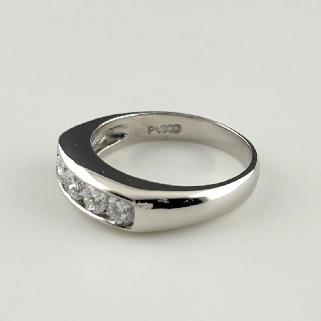 MELEE DIAMOND DESIGN PLATINUM RING - 3