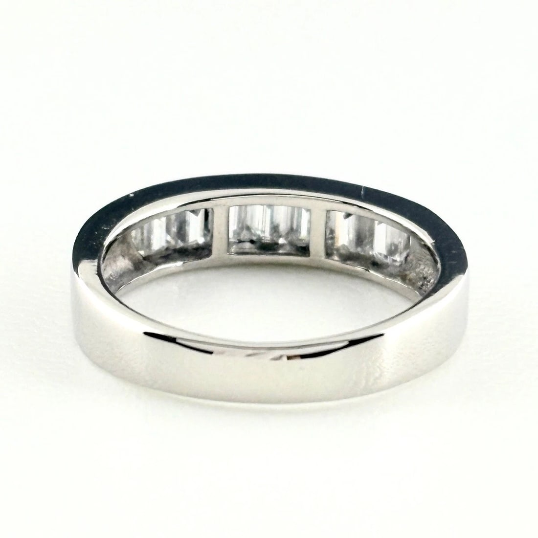 MELEE DIAMOND DESIGN PLATINUM RING - 4