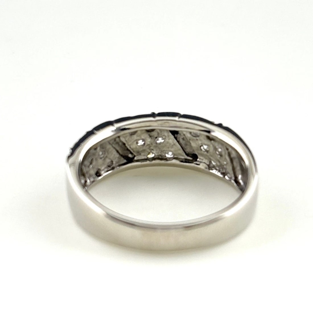 MELEE DIAMOND DESIGN PLATINUM RING - 2