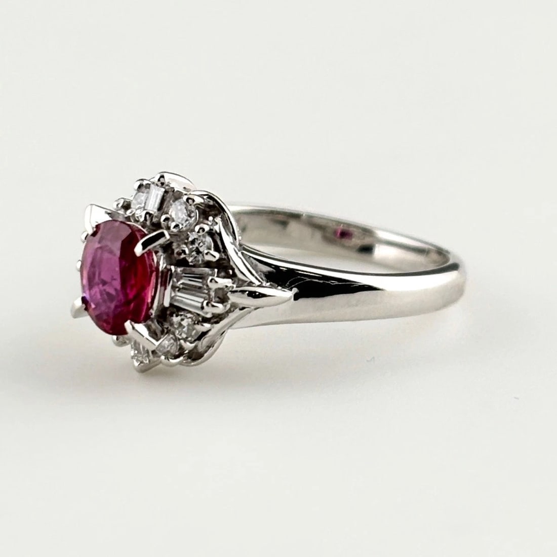 RUBY DESIGN PLATINUM MELEE DIAMOND RING - 3