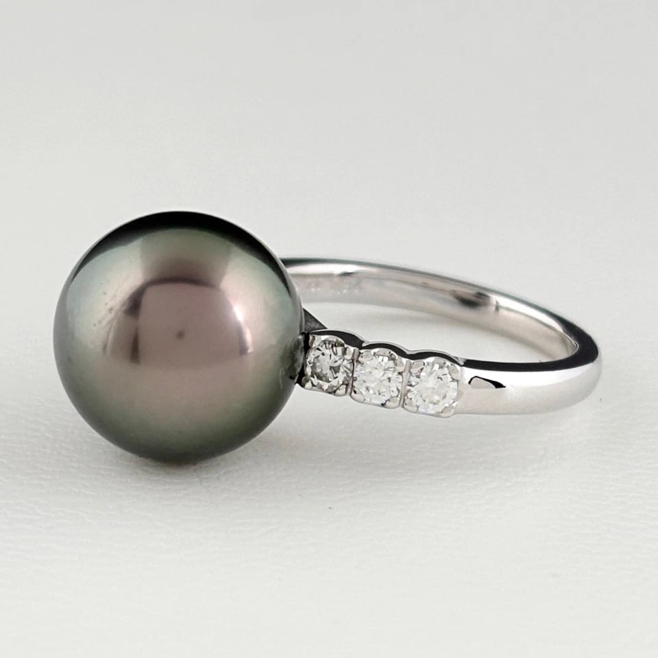 DIAMOND DESIGN PG RING: diamond design PG Ring Brand: Unbranded Type/Style: Ring Material: 18KPG, Main Stone/Creation Natural Color: PG Size: US 6.5 to 7) Accessories: None Accessories Notice: When purchasing pre-owned