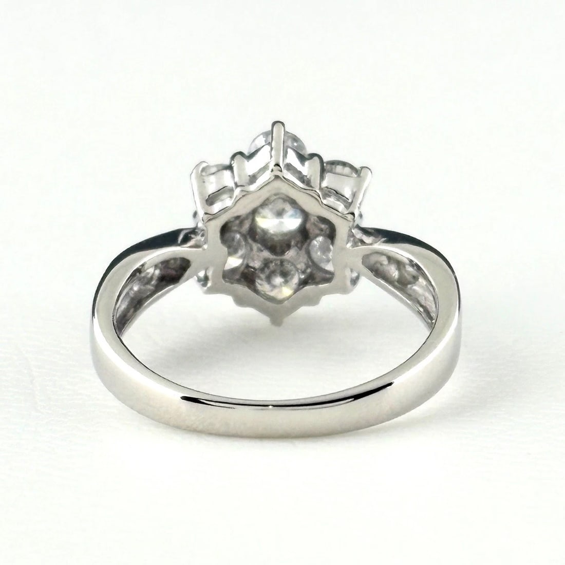 MELEE DIAMOND DESIGN PLATINUM RING - 4