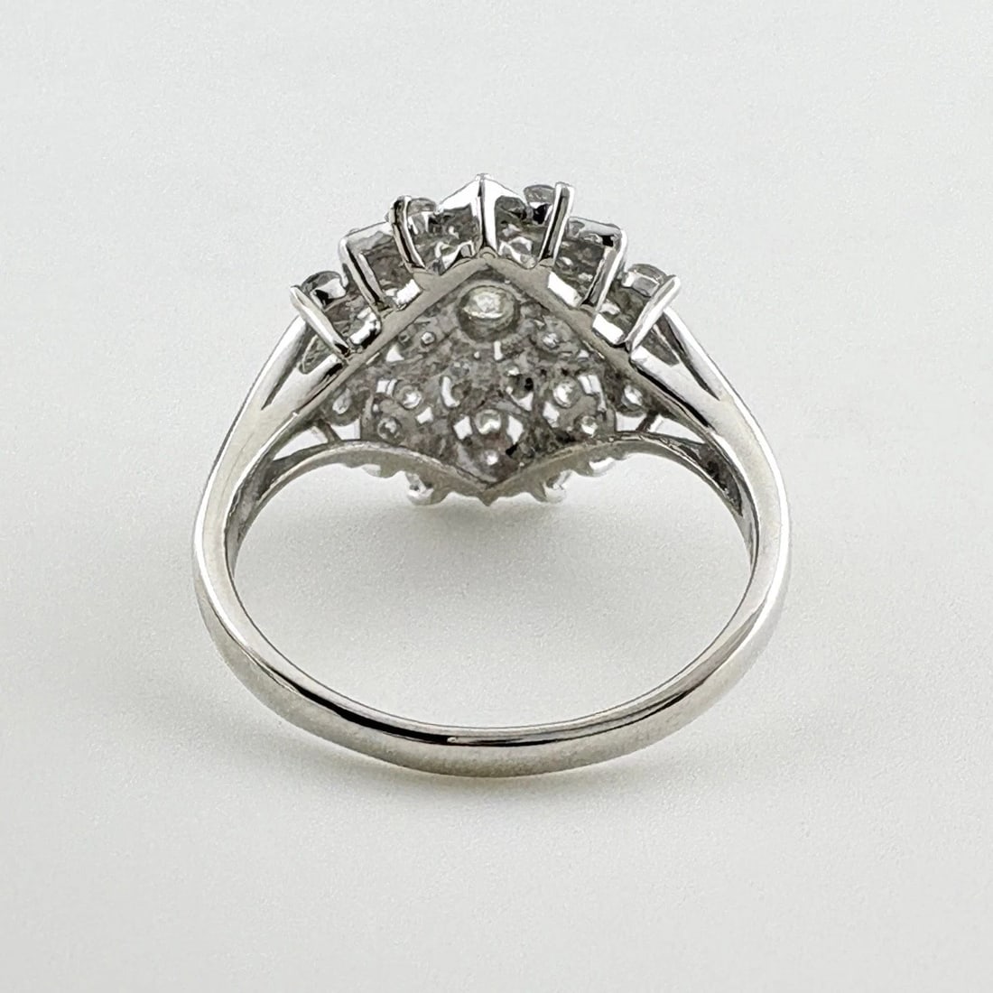 MELEE DIAMOND DESIGN PLATINUM RING - 2