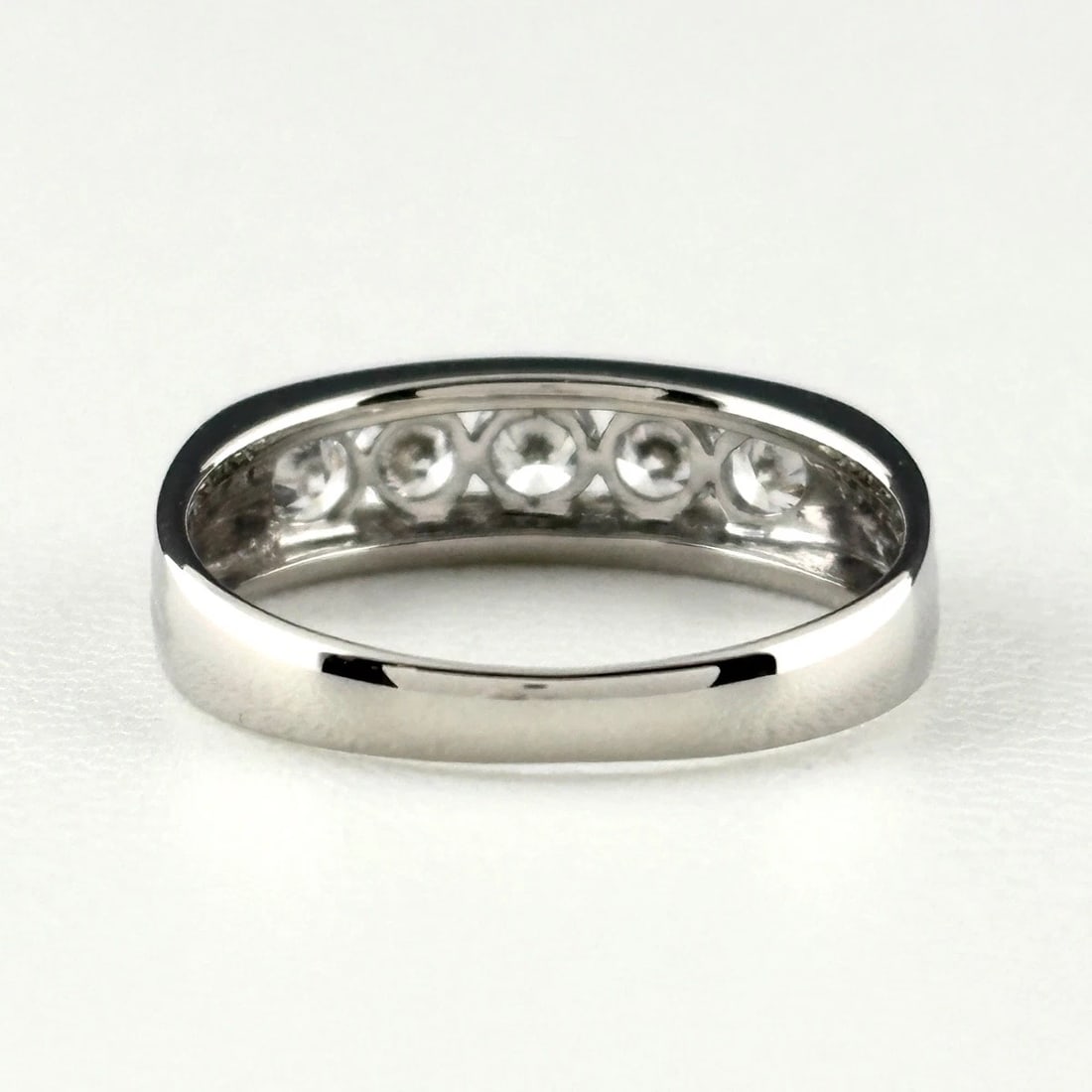 MELEE DIAMOND DESIGN PLATINUM RING - 4