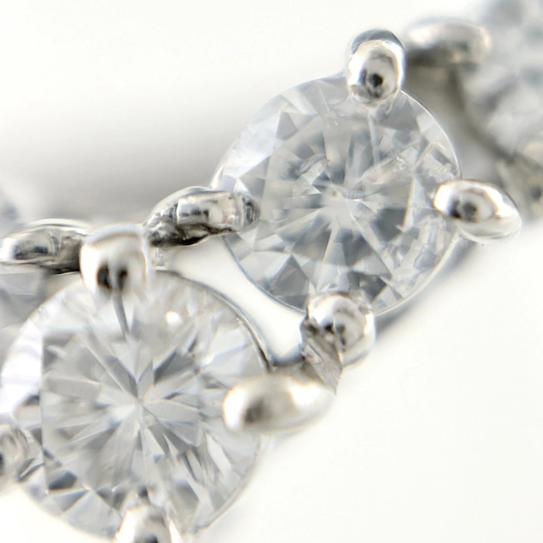 MELEE DIAMOND DESIGN PLATINUM RING - 2
