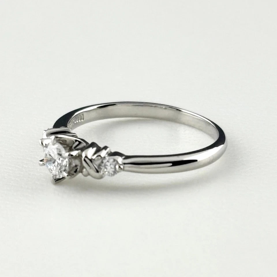 MELEE DIAMOND DESIGN PLATINUM RING: melee diamond design Platinum Ring Brand: Unbranded Type/Style: Ring Material: Pt900, Main Stone/Creation Natural Color: None Size: US 5 to 5.5 Accessories: None Accessories Notice: When purchasing