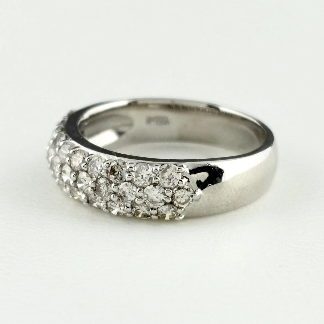 MELEE DIAMOND DESIGN PLATINUM RING - 3