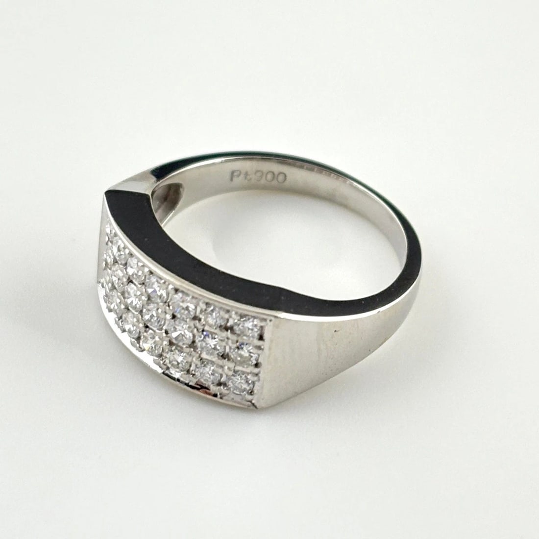 MELEE DIAMOND DESIGN PLATINUM RING: melee diamond design Platinum Ring Brand: Unbranded Type/Style: Ring Material: Pt900, Main Stone/Creation Natural Color: None Size: US 5 to 5.5 Accessories: None Accessories Notice: When purchasing