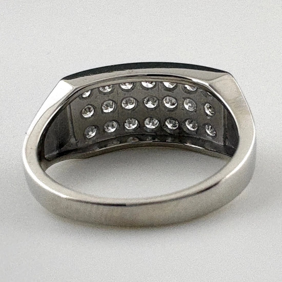 MELEE DIAMOND DESIGN PLATINUM RING - 2