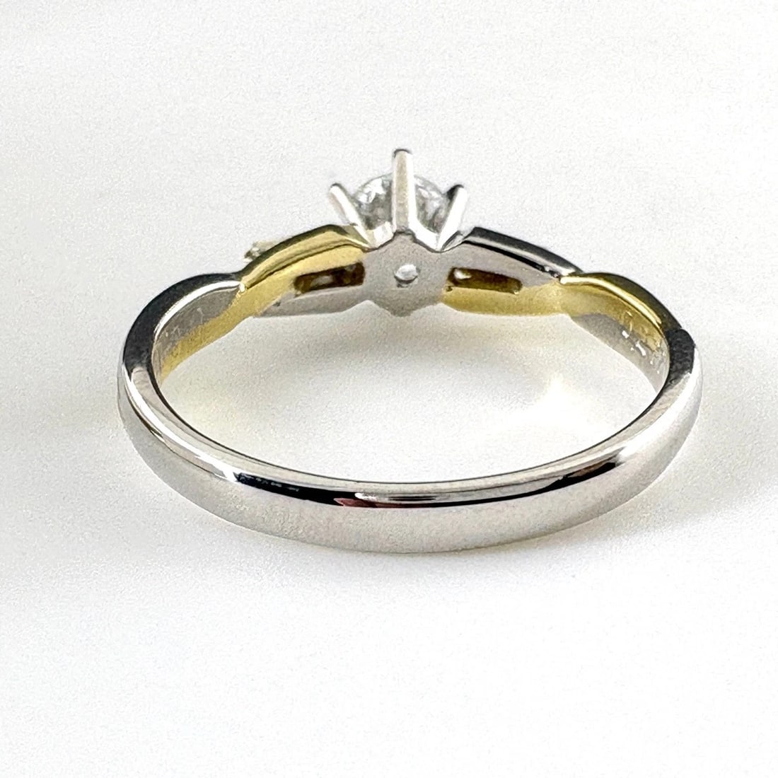 MELEE DIAMOND DESIGN PLATINUM RING - 4