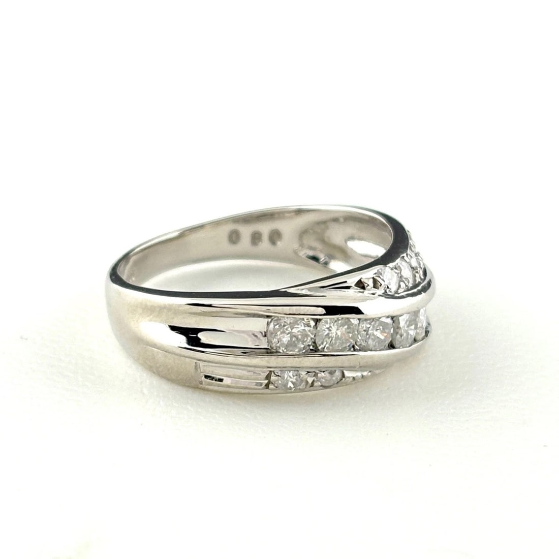 MELEE DIAMOND DESIGN PLATINUM RING - 2
