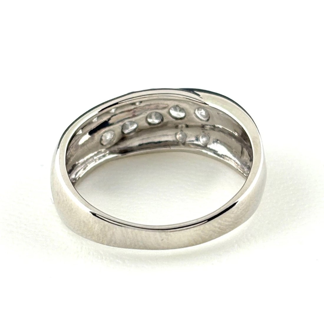 MELEE DIAMOND DESIGN PLATINUM RING - 3