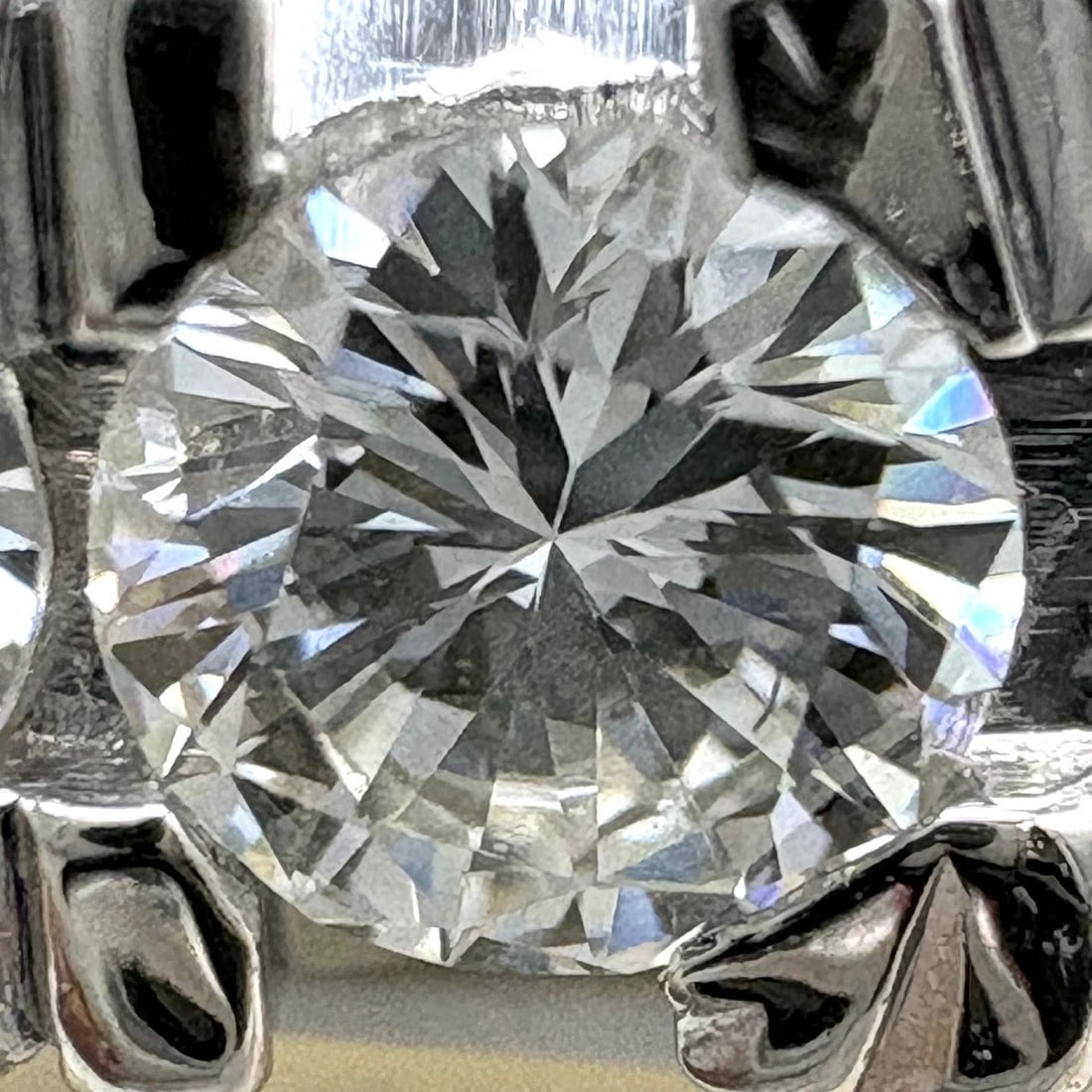 DIAMOND DESIGNPLATINUM RING - 2