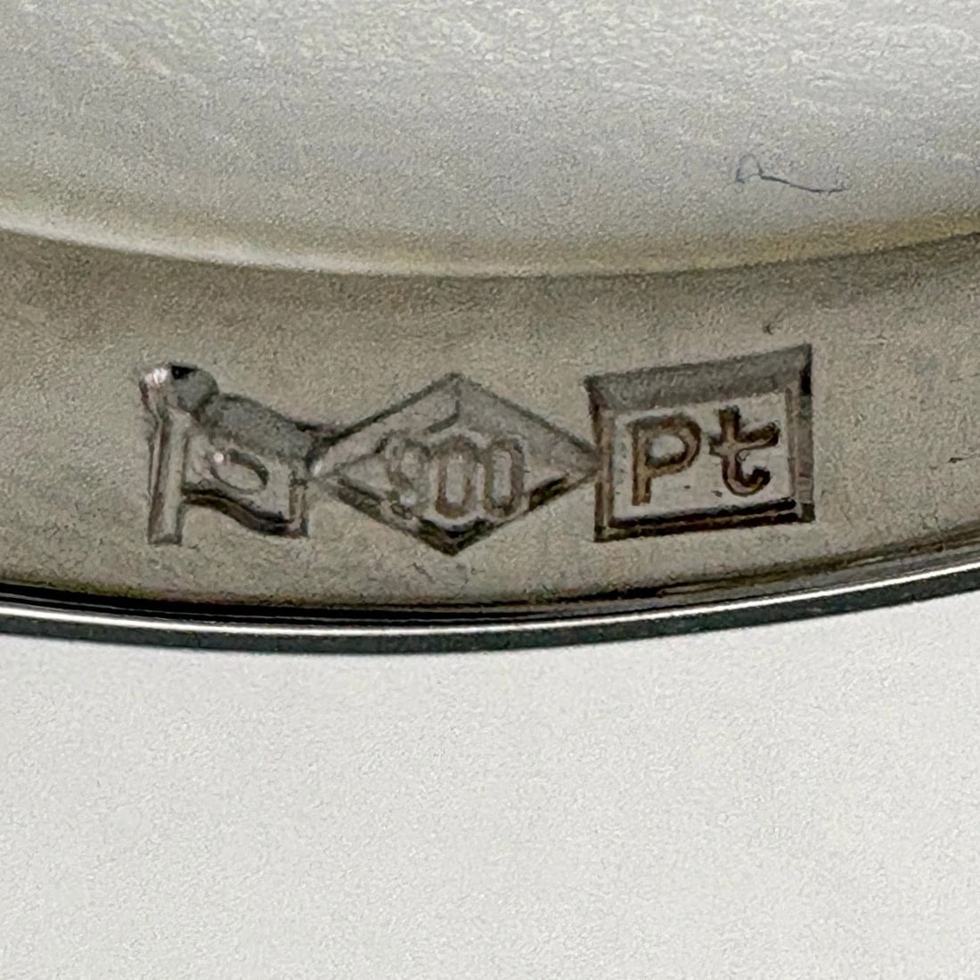 DIAMOND DESIGNPLATINUM RING - 4
