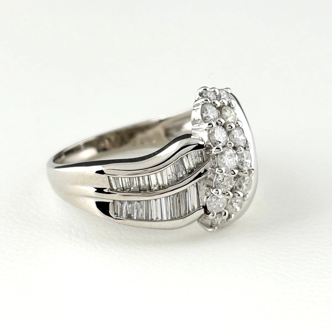 MELEE DIAMOND DESIGN PLATINUM RING - 2