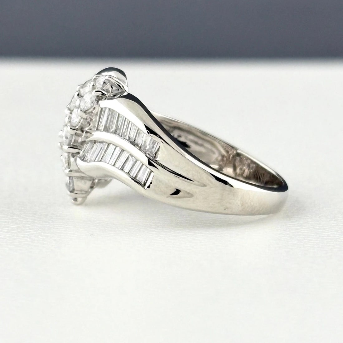 MELEE DIAMOND DESIGN PLATINUM RING - 3