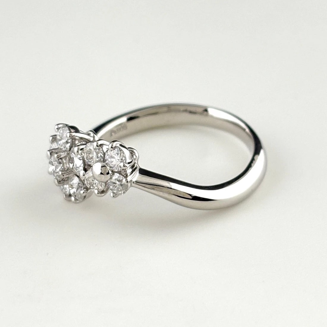MELEE DIAMOND DESIGN PLATINUM RING - 3