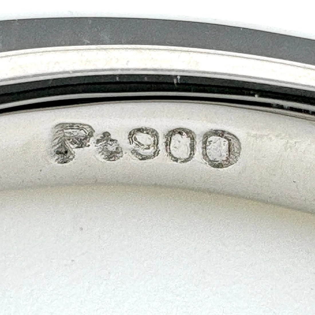 MELEE DIAMOND DESIGN PLATINUM RING - 5