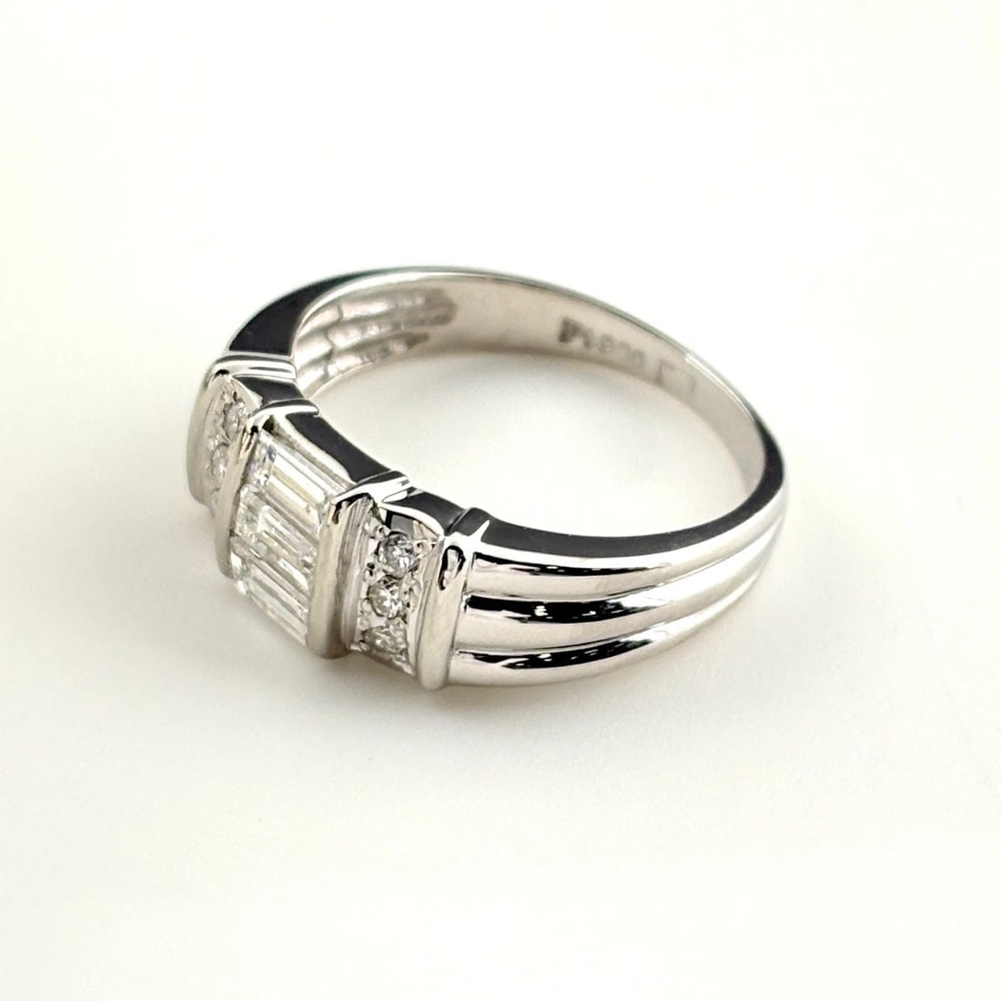 MELEE DIAMOND DESIGN PLATINUM RING - 3