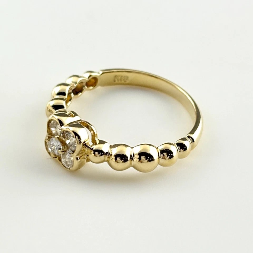 MELEE DIAMOND DESIGN YG YELLOWGOLD RING: melee diamond design YG YellowGold Ring Brand: Unbranded Type/Style: Ring Material: 18K, Main Stone/Creation Natural Color: YellowGold Size: US 6 to 6.5 Accessories: None Accessories Notice: When
