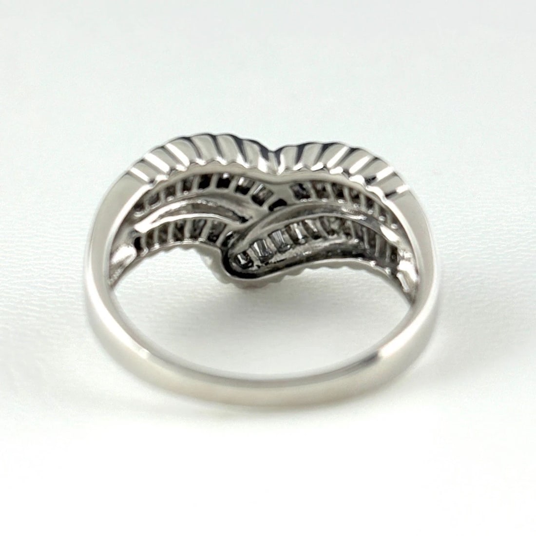 MELEE DIAMOND DESIGN PLATINUM RING - 3