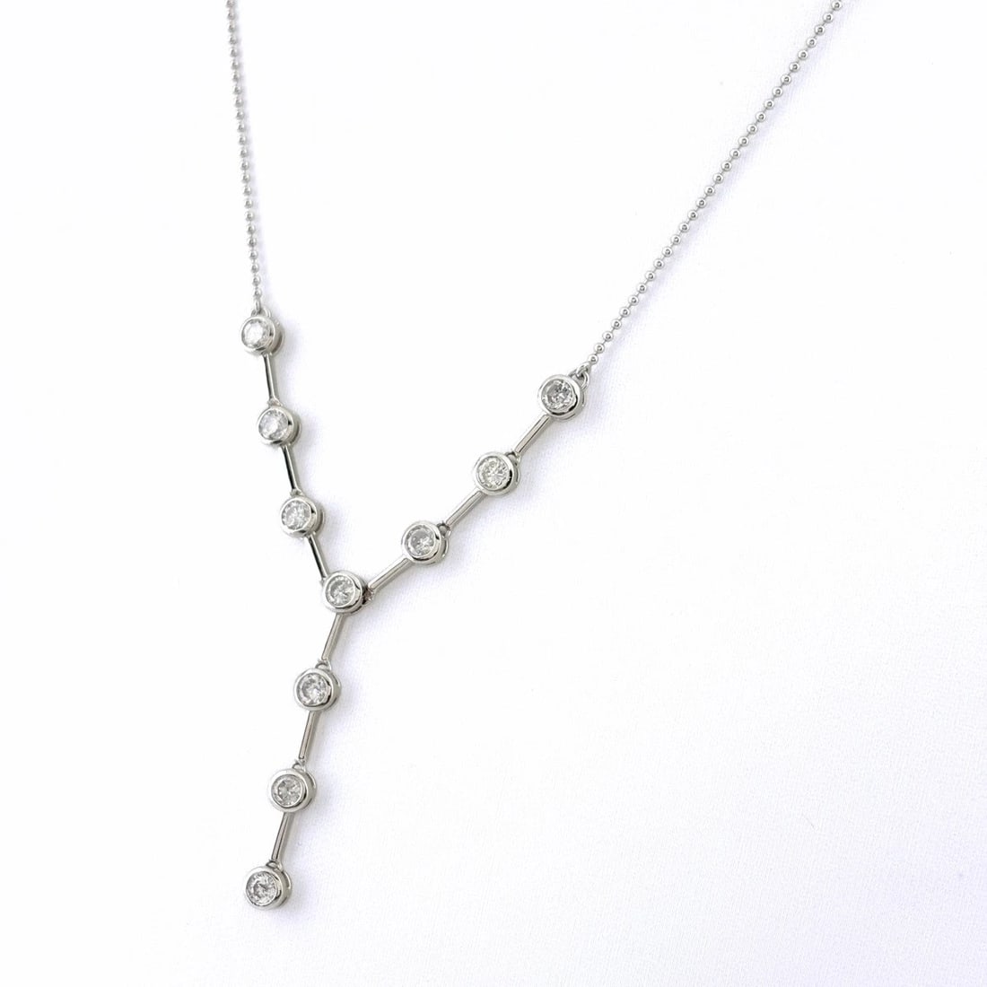 MELEE DIAMOND DESIGN NECKLACE PLATINUM PENDANT: melee diamond design necklace Platinum Pendant Brand: Unbranded Type/Style: Necklace Material: 18KYellowGold, Main Stone/Creation Natural Color: YellowGold Size: Chain / code 41.5cm(16.3")Chain width 