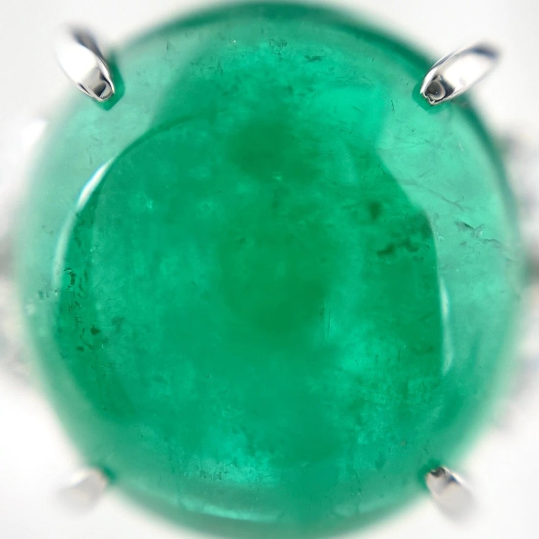 EMERALD DESIGN PLATINUM MELEE DIAMOND RING - 2