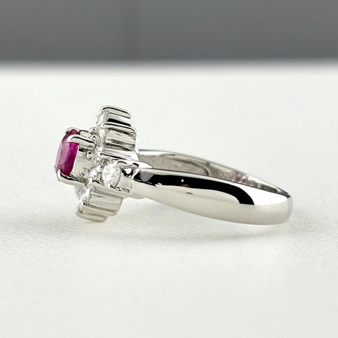 RUBY DESIGN PLATINUM MELEE DIAMOND RING - 3