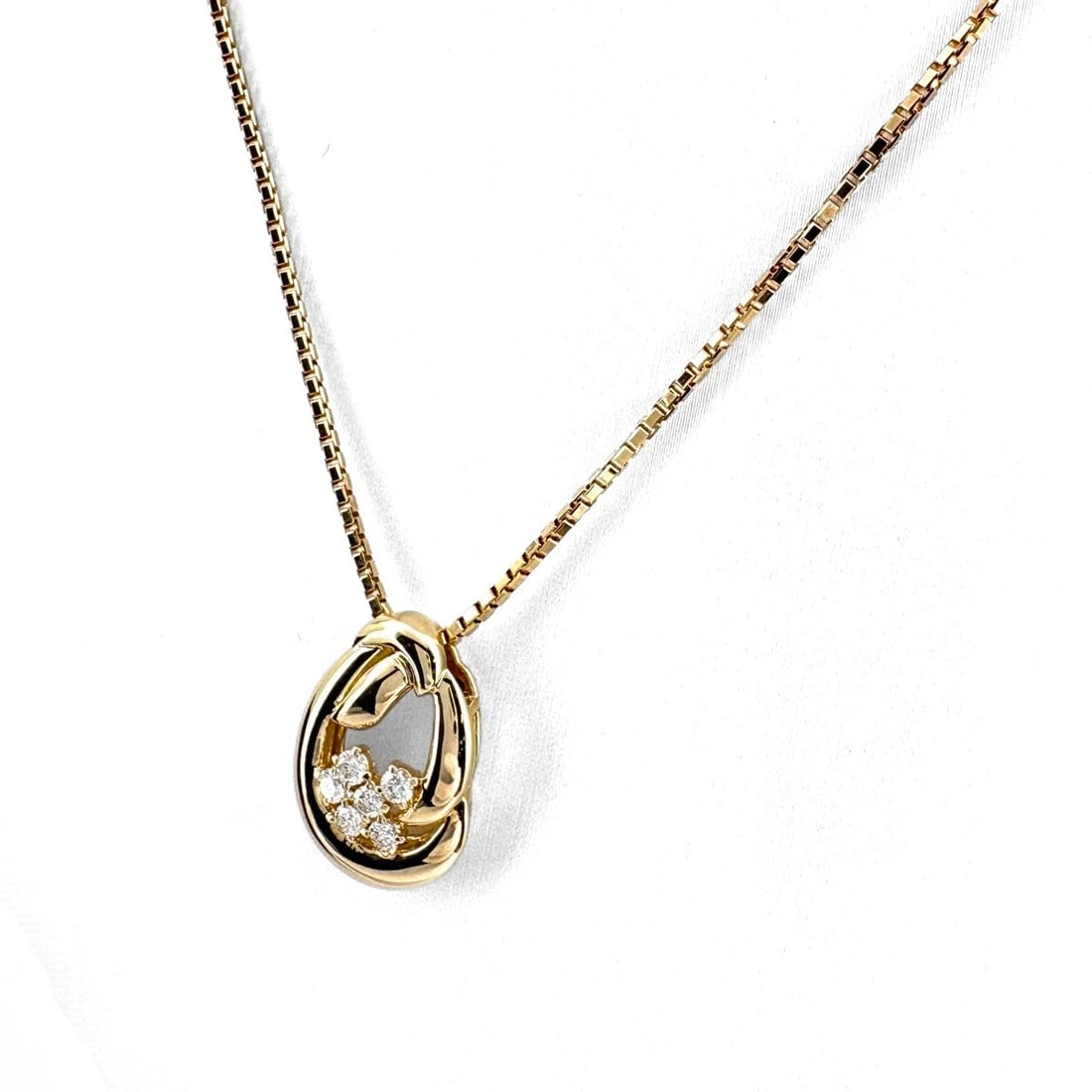 POLA MELEE DIAMOND DESIGN YG YELLOWGOLD PENDANT NECKLACE: POLA melee diamond design YG YellowGold Pendant Necklace Brand: POLA Type/Style: Necklace Material: 750YellowGold, Main Stone/Creation Natural Color: YellowGold Size: Chain / code 44cm(17.3") Chain