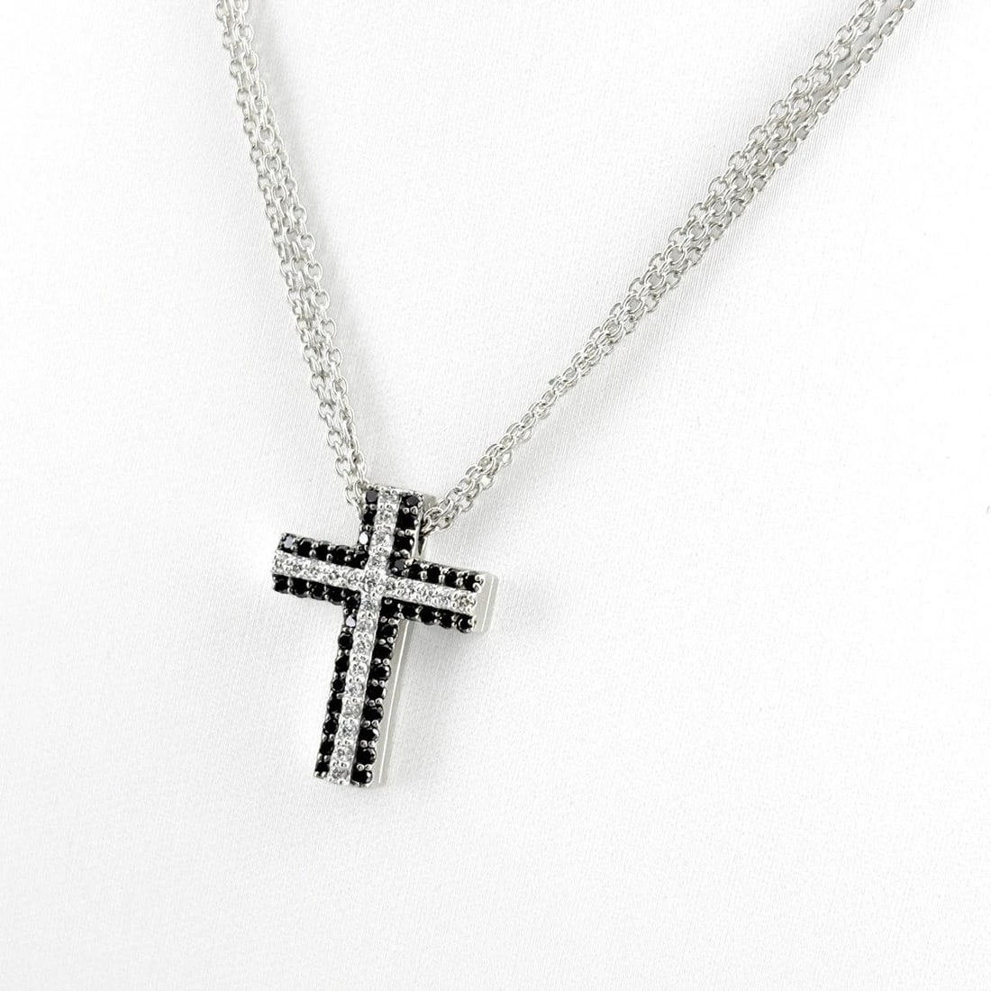PONTE VECCHIO CROSS MOTIF NECKLACE: Ponte Vecchio Cross motif Necklace Brand: Ponte Vecchio Type/Style: Necklace Material: 18KYellowGold, Main Stone/Creation Natural Color: YellowGold Size: Chain / code 40cm(15.7")Chain width