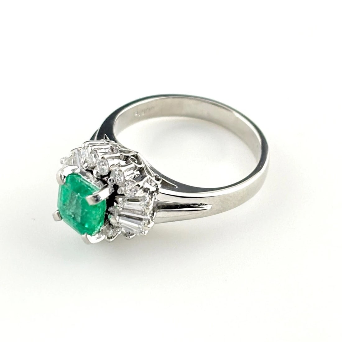 EMERALD DESIGN PLATINUM MELEE DIAMOND RING - 2