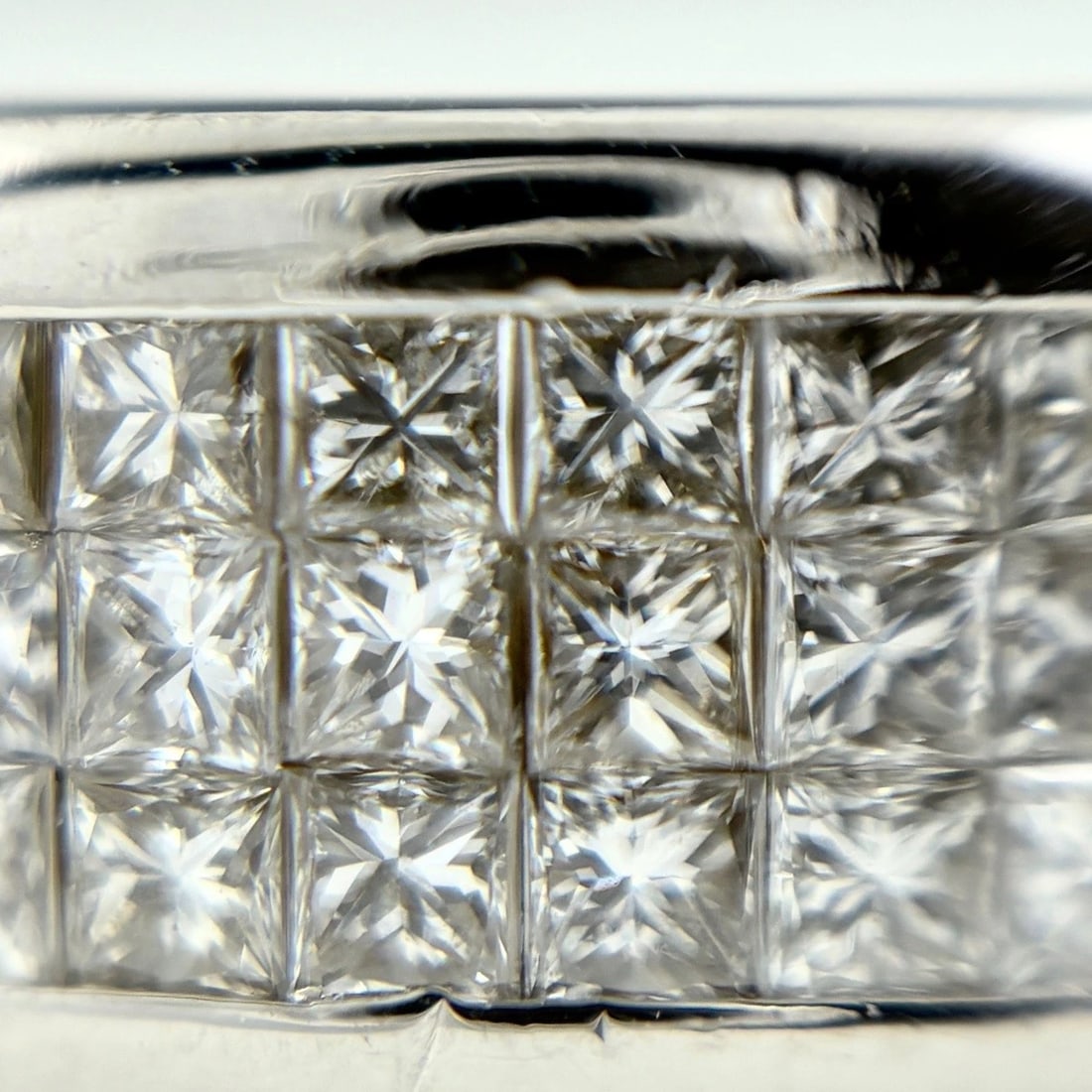 MELEE DIAMOND DESIGN PLATINUM RING - 2