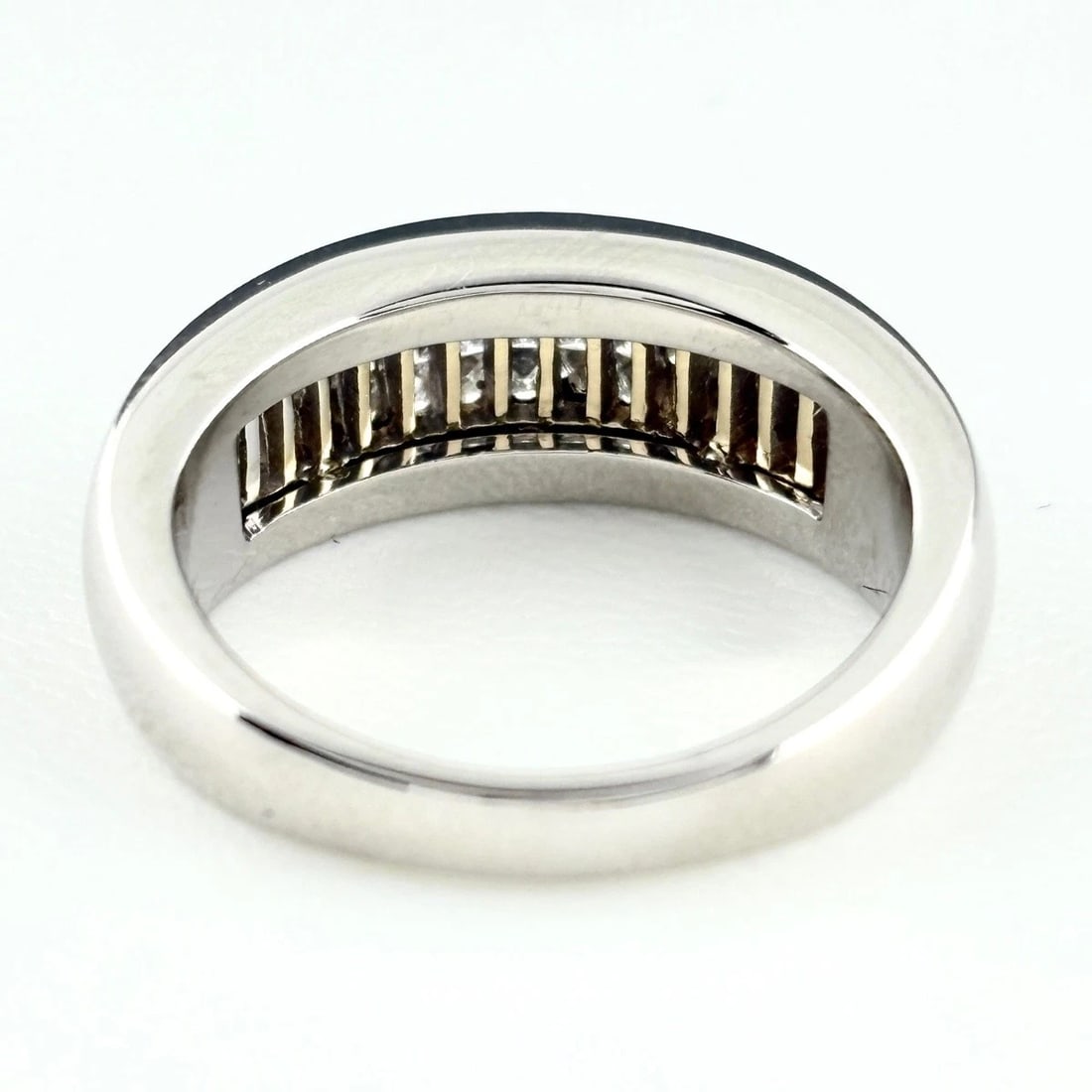 MELEE DIAMOND DESIGN PLATINUM RING - 4