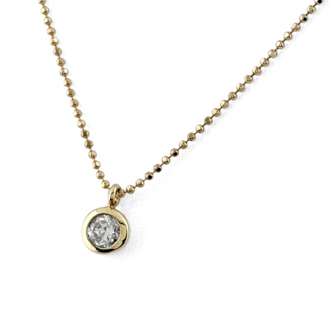 DIAMOND DESIGN NECKLACE YG PENDANT: Diamond design necklace YG Pendant Brand: Unbranded Type/Style: Necklace Material: 18KYellowGold, Main Stone/Creation Natural Color: YellowGold Size: Chain / code 40cm(15.7")Chain width 0.9mm(0.0") Pe