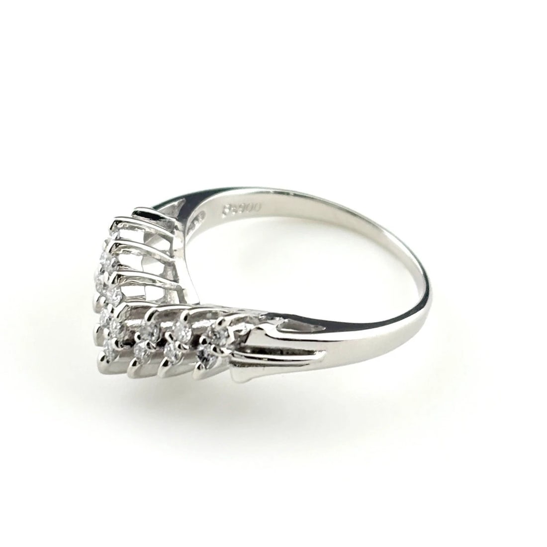 MELEE DIAMOND DESIGN PLATINUM RING - 3