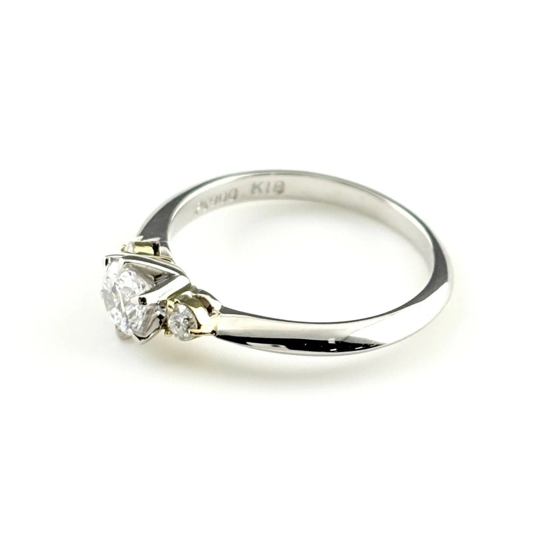 DIAMOND DESIGN PLATINUM YELLOWGOLD MELEE DIAMOND RING: diamond design Platinum YellowGold melee diamond Ring Brand: Unbranded Type/Style: Ring Material: Pt900 ?18K, Main Stone/Creation Natural Color: None YellowGold Size: US 5 Accessories: None